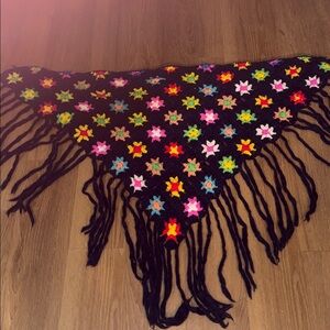 Gorgeous Handmade in Taiwan vintage granny shawl